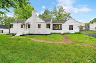 9866 Berwick Dr, Saint Louis, MO 63123