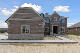 19266 Thompson Dr, Macomb, MI 48042