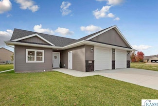 873 Escalade Ln SE, Owatonna, MN 55060