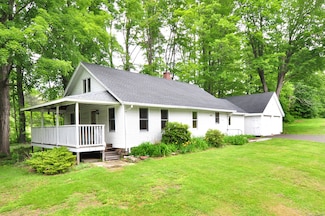 5 Case St, Canton, CT 06019