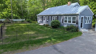 144 Bradford Rd, Henniker, NH 03242
