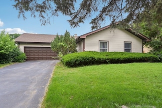 5420 W Sherman Dr, McHenry, IL 60050
