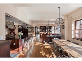 202 Spring St Unit 3, New York, NY 10012
