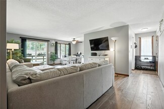 1704 Pikes Peak Ct NE Unit B, Cedar Rapids, IA 52402