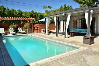 515 N Calle Marcus, Palm Springs, CA 92262