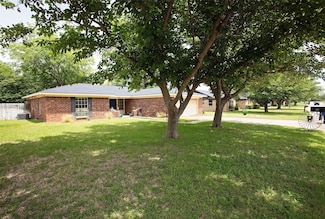 1217 Randy Dr, Graham, TX 76450