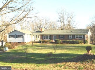 6743 Chestnut Oak Ln, Warrenton, VA 20187