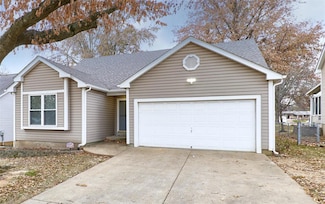10424 Ashby Place Ln, Saint Ann, MO 63074