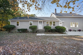 154 County Rd, Southampton, MA 01073