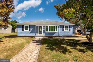 33 Temple Ave, Stratford, NJ 08084