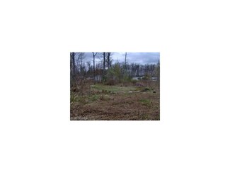 999 Idylwild Ave, Lake Milton, OH 44429