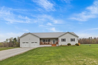 157 Donna Dr, Sheldon, VT 05483