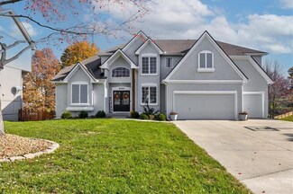 5509 NE Oaks Ridge Ln, Lees Summit, MO 64064