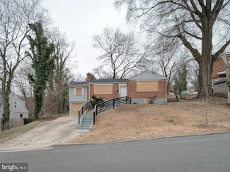 5506 Shawnee Dr, Oxon Hill, MD 20745