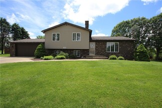 1208 Hillcrest St, Monongahela, PA 15063