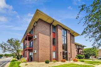 15816 Terrace Dr Unit R01, Oak Forest, IL 60452