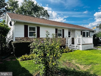 25 Railroad St, Browns Mills, NJ 08015