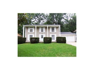 9116 Switzer St, Overland Park, KS 66214