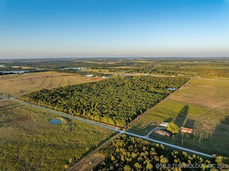 3 N 40th St W, Porter, OK 74454