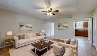 208 Oak Grove Dr Unit 208, Nashville, TN 37217