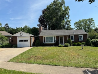 26 Hill Dr, Crystal Lake, IL 60014
