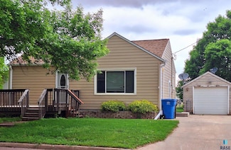 130 Drake Ave, Salem, SD 57058