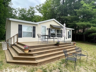 5814 N Trails End Dr, Irons, MI 49644