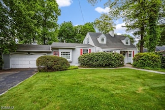35 Mccosh Rd, Montclair, NJ 07043