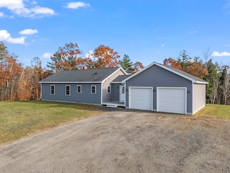 32 Shelby Ln, Sabattus, ME 04280