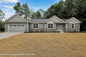 3427 W Broadmoor Dr, Lansing, MI 48906