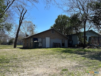 1865 Lee St, New Braunfels, TX 78130