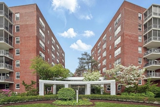 281 Garth Rd Unit B5H, Scarsdale, NY 10583