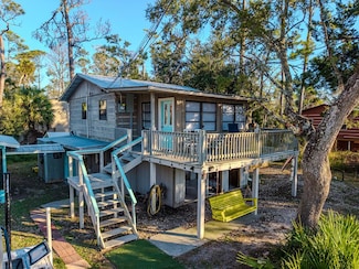 4 6th St E, Steinhatchee, FL 32359