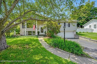 304 Barbara Dr, Roaring Brook Township, PA 18444