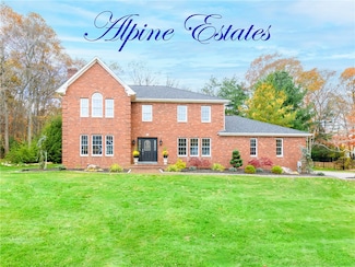 130 Alpine Estates Dr, Cranston, RI 02921