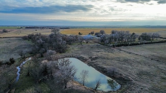 820 NW 100 Rd, Harper, KS 67058