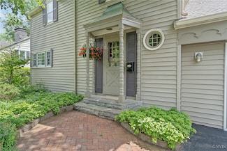 2 Morton Rd, Syracuse, NY 13214