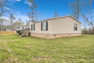 27318 Coach Light Ln, New Caney, TX 77357