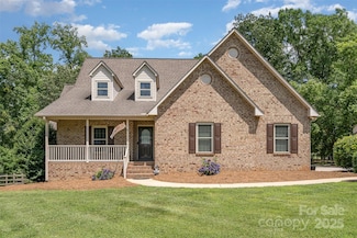 135 Oak Creek Dr, Rockwell, NC 28138