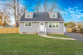 34 Hilliard Ave, Central Islip, NY 11722