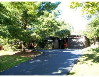 1241 Bending Rd, Ann Arbor, MI 48103