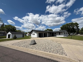 111 W Drache Ave, Buffalo Lake, MN 55314