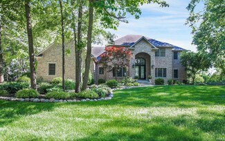 2245 Creekview Dr, Mishawaka, IN 46545