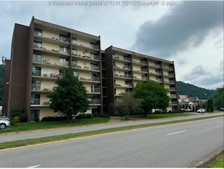 2106 Kanawha Blvd E Unit 228, Charleston, WV 25311