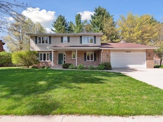 1404 Sylvan Ln, Midland, MI 48640