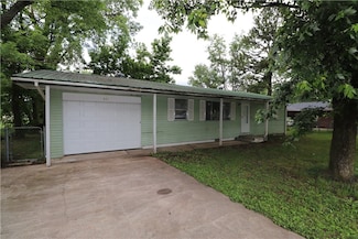 431 Smith St, Pea Ridge, AR 72751