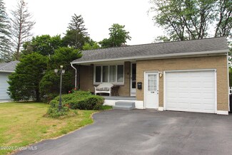 114 Pinehurst Place, Schenectady, NY 12304