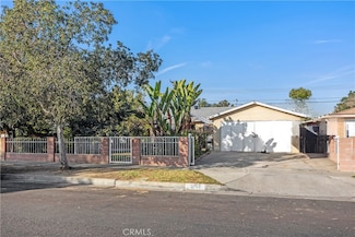 2709 W Saint Gertrude Place, Santa Ana, CA 92704