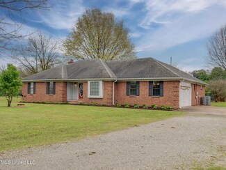 11615 Whispering Pines Dr, Olive Branch, MS 38654