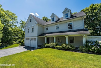 176 Valley Rd, Cos Cob, CT 06807